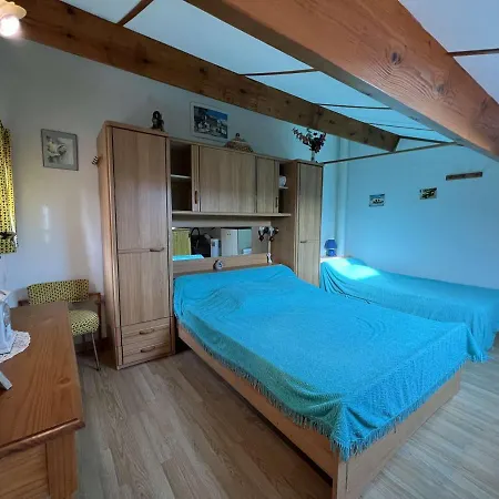 **pavillon Avec Terrasse Et Veranda, 5 Pers, Proche Et Commerces** - Fr-1-701-36
